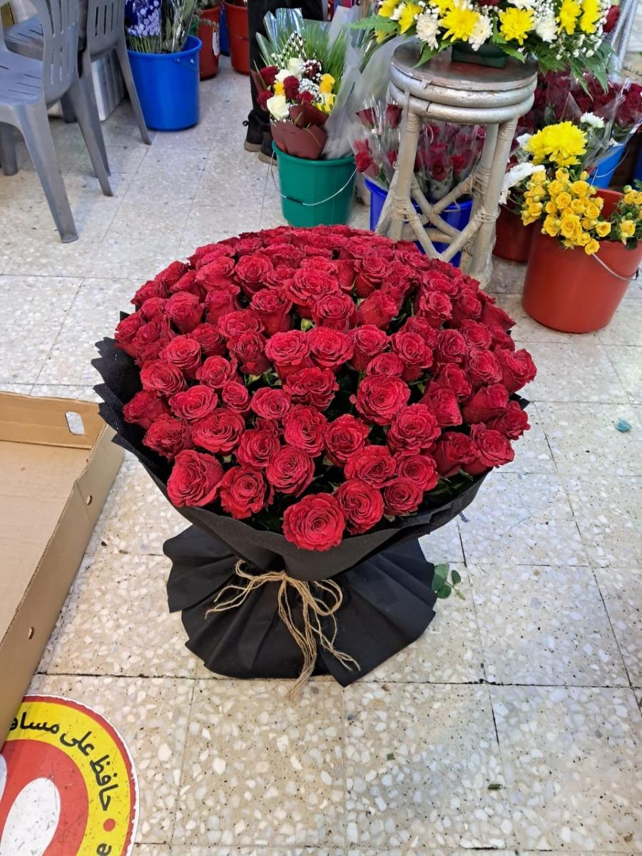 101 Red Roses With Black Wrap