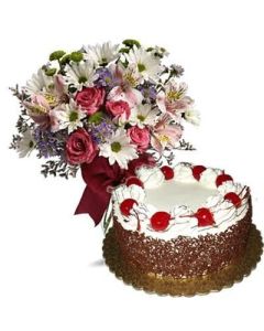 15 le mix de fleurs pour un bouquet avec 500 grammes de gâteau forêt Noire