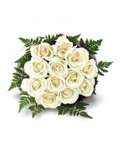 Un Bouquet De Roses Blanches 18 Pièces Dans Un Tas De