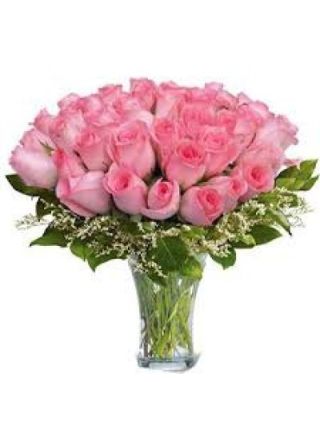 Pink Roses In Vase 100 Flowers - Fresh Flowers Dubai