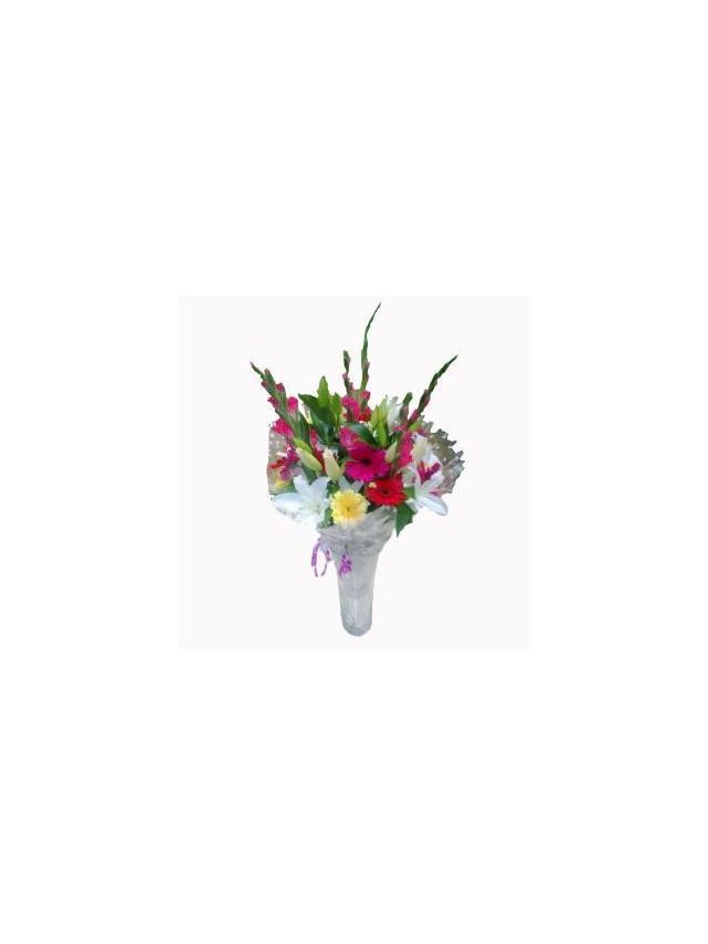 Happy Note A bunch of Mixed Flowers In Vase - Fresh Flowers Dubai