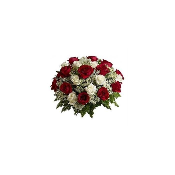 Scintillante bellezza bouquet di rose rosse e bianche. Dubai