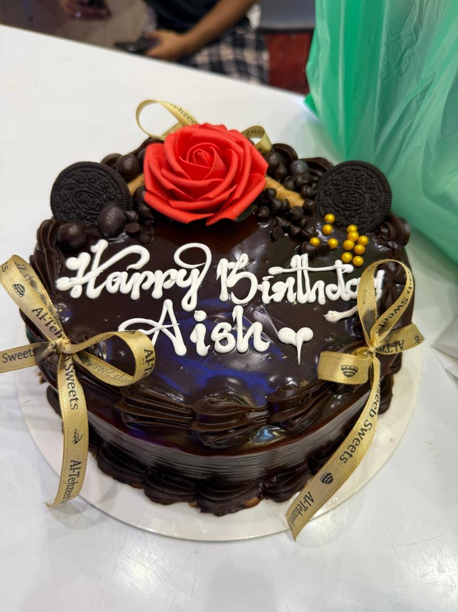 Fresh chocolate cake 