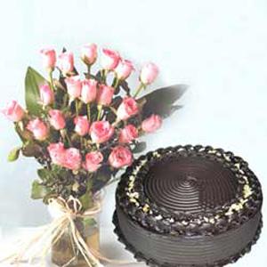 Kue Truffle Cokelat dengan 25 Mawar Pink