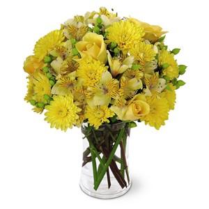 Mix Yellow Flowers in Vase 24 Flowers